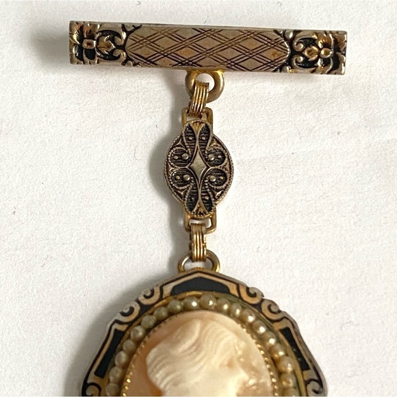 Vintage Cameo Brooch Victorian Style Carved Female Profile Portrait Gold Pin - Picture 3 of 11